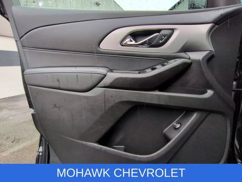 Used 2023 Chevrolet Traverse LT AWD/4WD image 23