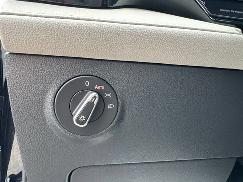 Certified 2025 Volkswagen Taos S FWD image 25