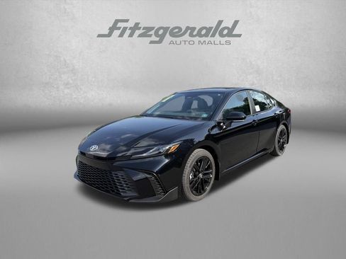 Used 2026 Toyota Camry SE FWD image 3