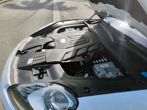 Used 2019 Porsche Cayenne image 36