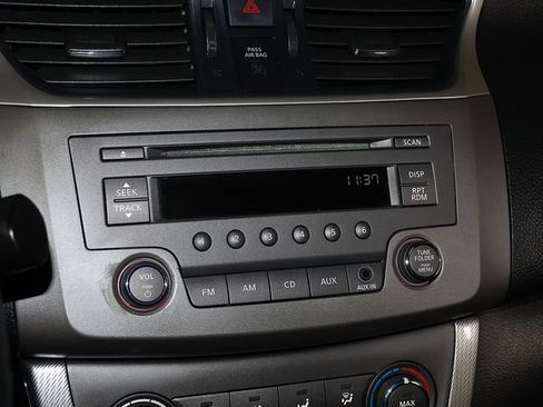 Used 2014 Nissan Sentra SR FWD image 17