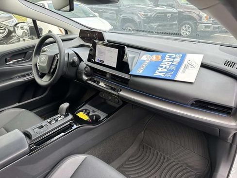 Certified 2026 Toyota Prius XLE FWD image 18