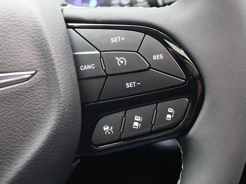 Used 2023 Chrysler Pacifica Touring-L w/ S Appearance Package image 20