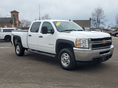 Used 2014 Chevrolet Silverado 2500 LT w/ Suspension Package, Off-Road image 2