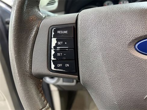 Used 2009 Ford Focus SEL image 20