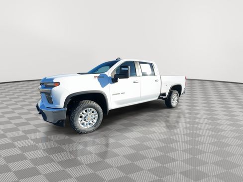Used 2023 Chevrolet Silverado 2500 LT w/ Convenience Package image 4