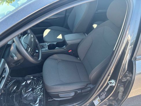 Used 2025 Kia K4 FWD image 36
