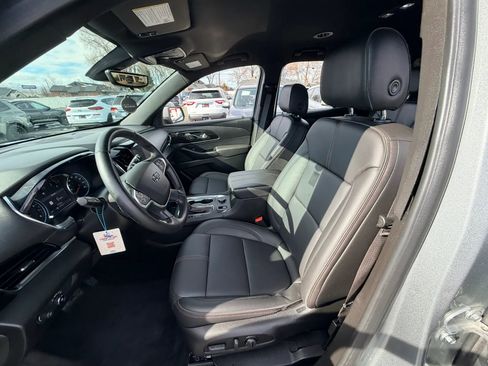 Used 2023 Chevrolet Traverse RS AWD/4WD image 10