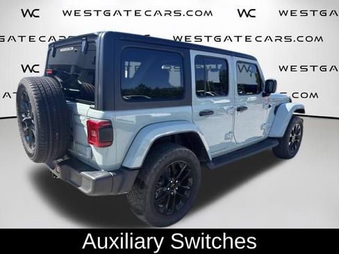 Used 2023 Jeep Wrangler Unlimited Sahara AWD/4WD image 7