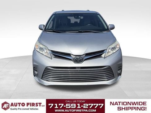 Used 2018 Toyota Sienna XLE w/ XLE Navigation Package FWD image 8
