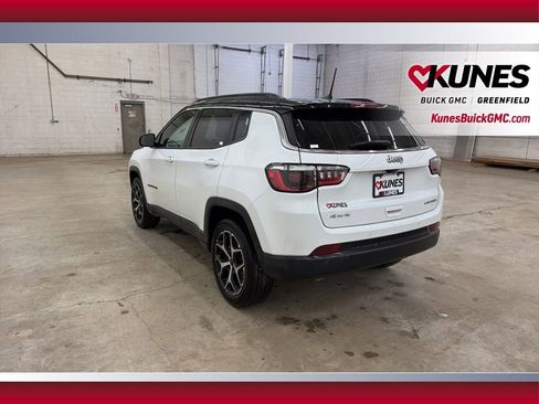Used 2025 Jeep Compass Limited image 9