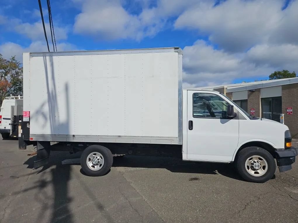 Used 2020 Chevrolet Express 3500 RWD image 4