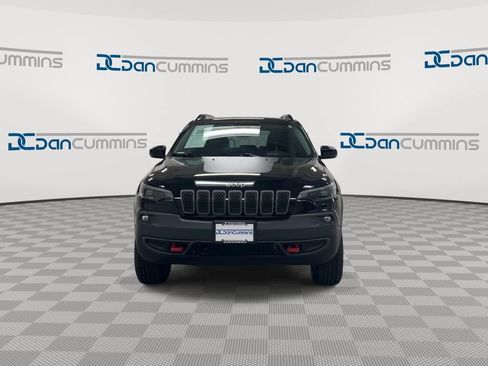 Used 2022 Jeep Cherokee Trailhawk w/ Comfort/Convenience Group AWD/4WD image 3