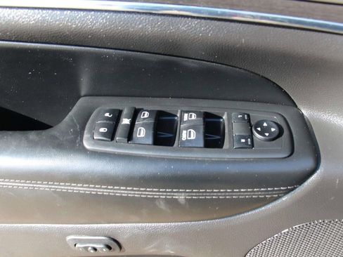 Used 2018 Jeep Grand Cherokee Limited image 19