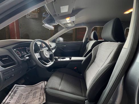 Used 2023 Nissan Rogue SV image 13