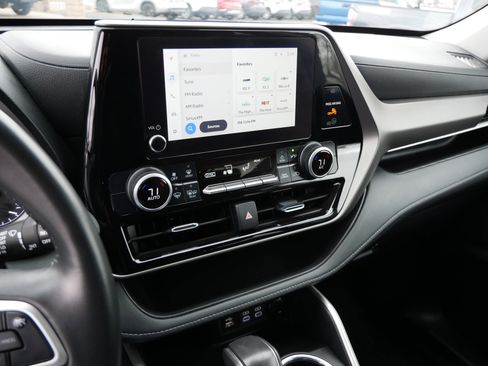 Certified 2024 Toyota Highlander LE image 5