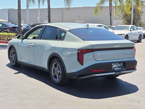 Used 2025 Kia K4 FWD image 8