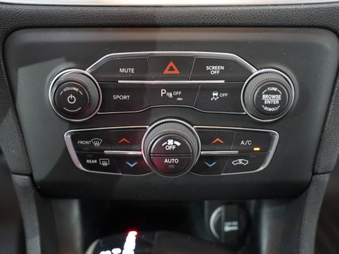 Used 2018 Dodge Charger R/T RWD image 20