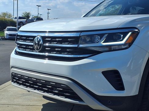 Used 2022 Volkswagen Atlas Cross Sport SE image 19