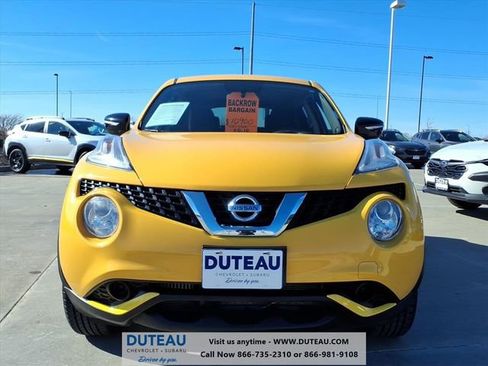 Used 2016 Nissan Juke SV image 2