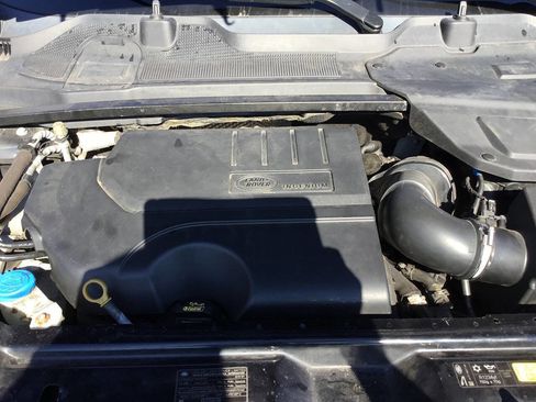 Used 2018 Land Rover Discovery Sport HSE image 14