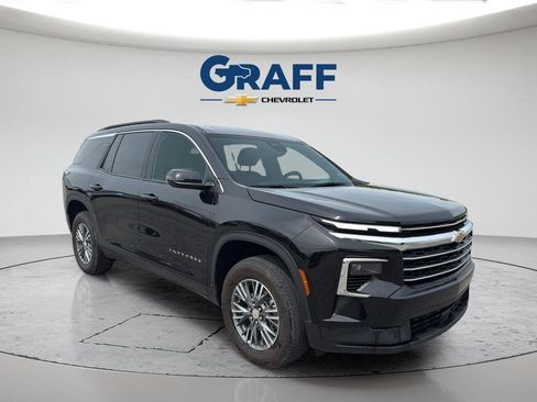 Used 2025 Chevrolet Traverse LT AWD/4WD image 11