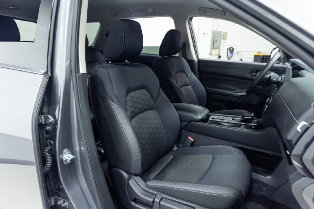 Used 2026 Nissan Pathfinder SV FWD image 24