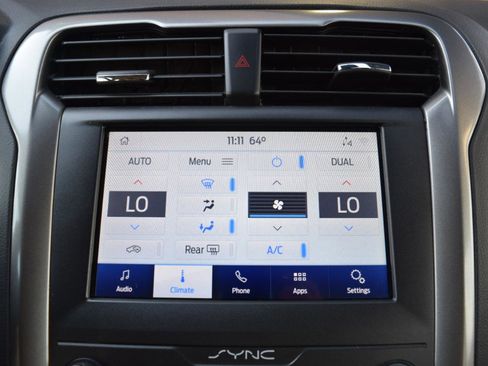 Used 2020 Ford Fusion SE image 23