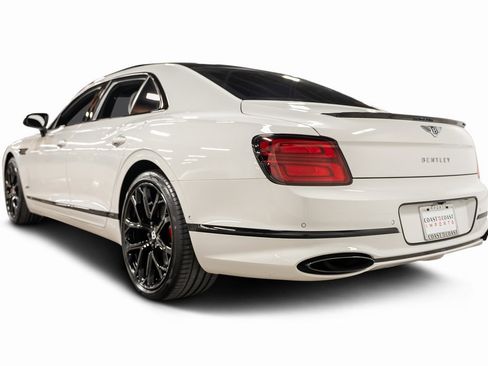 Used 2023 Bentley Flying Spur W12 image 18