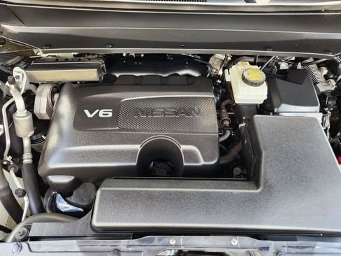 Used 2019 Nissan Pathfinder SL AWD/4WD image 9