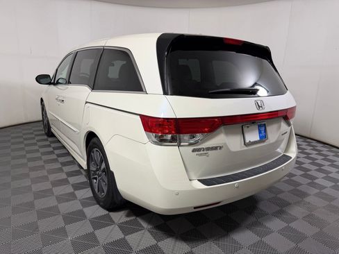 Used 2017 Honda Odyssey Touring image 2