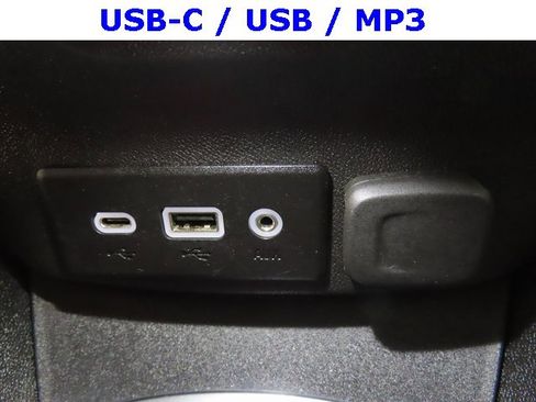 Used 2023 Chevrolet Malibu LT image 9