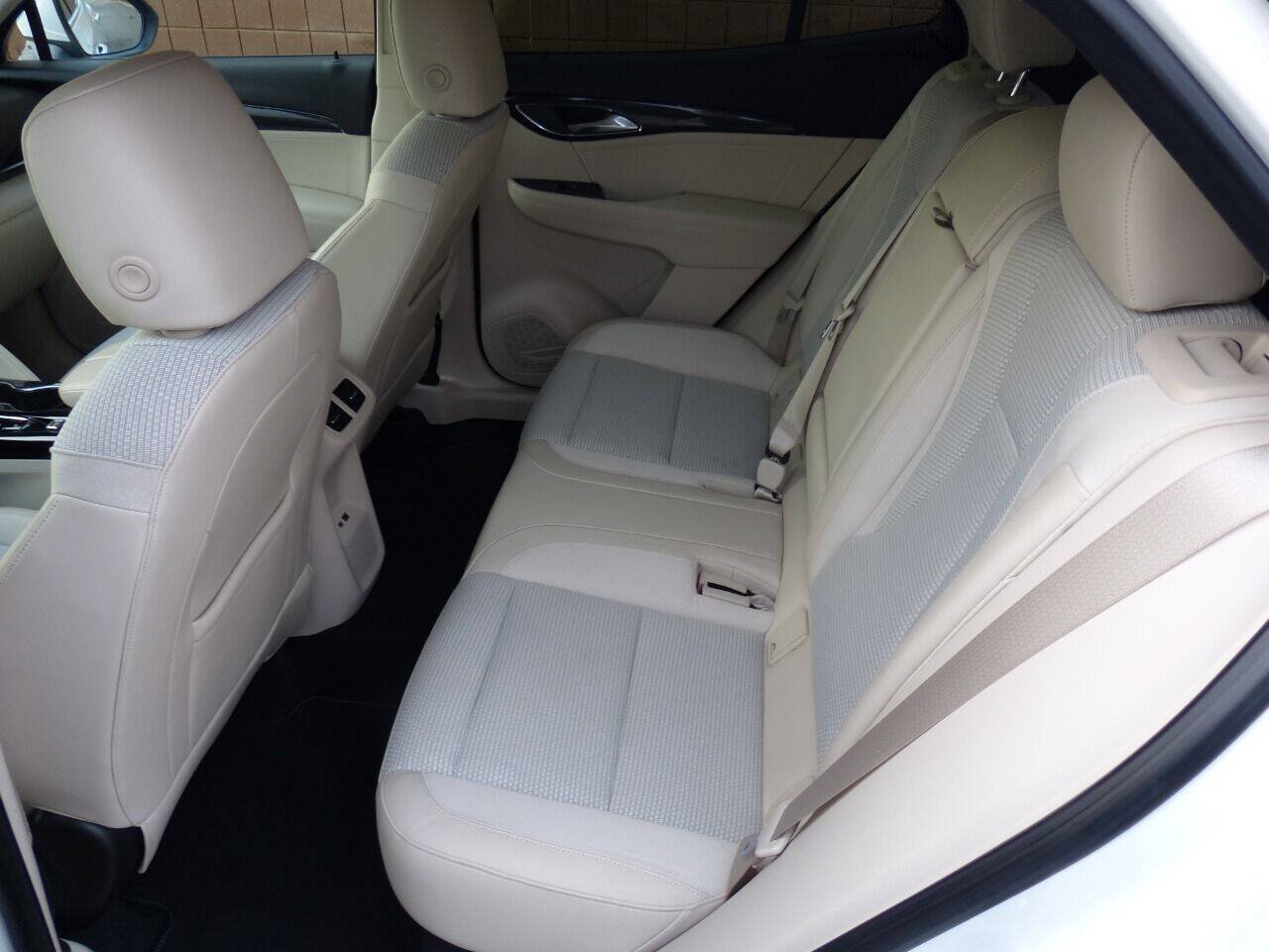 Used 2021 Buick Envision Preferred FWD image 17