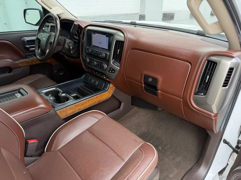 Used 2017 Chevrolet Silverado 1500 High Country AWD/4WD image 14