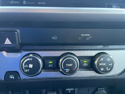 Used 2019 Toyota Tacoma SR5 RWD image 24