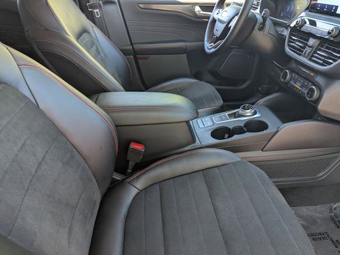 Used 2022 Ford Escape SEL w/ SEL Stealth AWD Package image 9