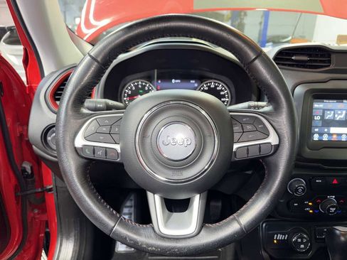 Used 2018 Jeep Renegade Trailhawk image 18