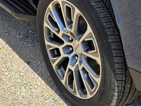 New 2026 GMC Yukon Denali w/ Advanced Technology Package RWD image 6