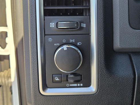 Certified 2017 RAM 1500 Classic SLT image 17