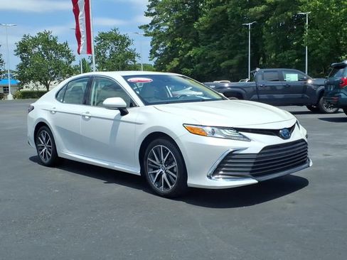 Used 2023 Toyota Camry XLE w/ Protection Package (Q2) (TMS) FWD image 1