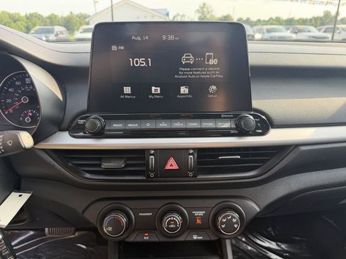 Used 2021 Kia Forte LXS FWD image 27