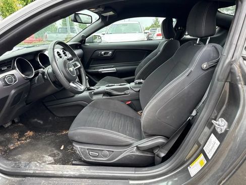 Used 2017 Ford Mustang Coupe RWD image 13