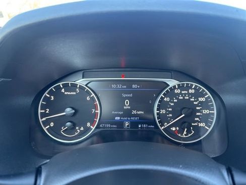 Used 2024 Nissan Altima 2.5 SV FWD image 12