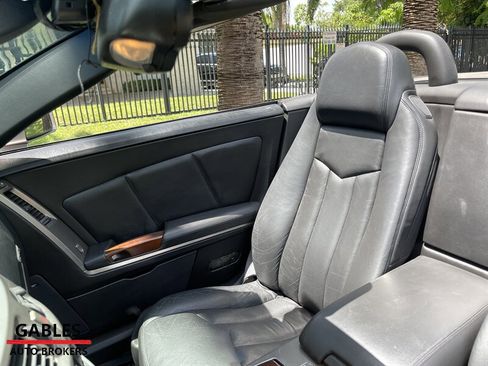 Used 2005 Cadillac XLR image 19