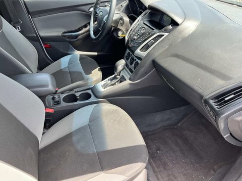 Used 2013 Ford Focus SE FWD image 22