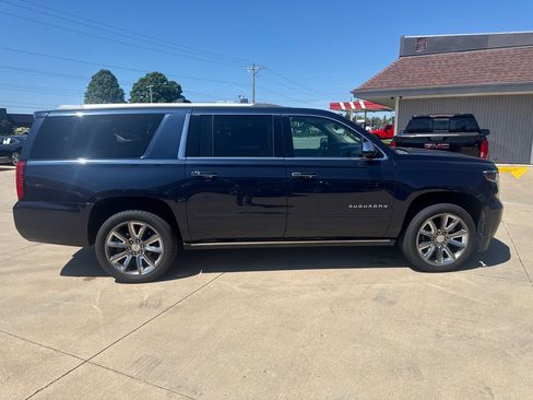 Used 2018 Chevrolet Suburban Premier AWD/4WD image 6