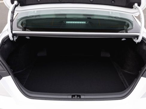 Used 2026 Toyota Camry SE image 8