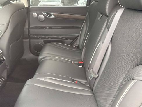 Used 2025 Genesis GV80 2.5T Prestige AWD/4WD image 12