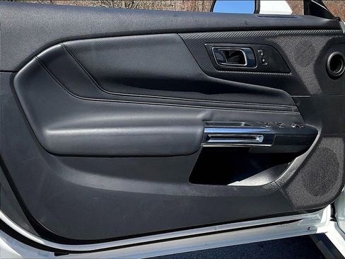 Used 2025 Ford Mustang Premium RWD image 9