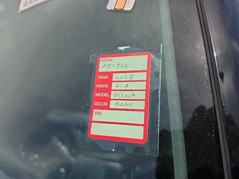 Certified 2025 Kia Seltos EX w/ EX Sunroof Package FWD image 7